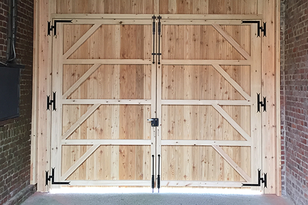 Pose de porte de garage Renard Sant Menuiserie à Templeuve, Cysoing et Orchies